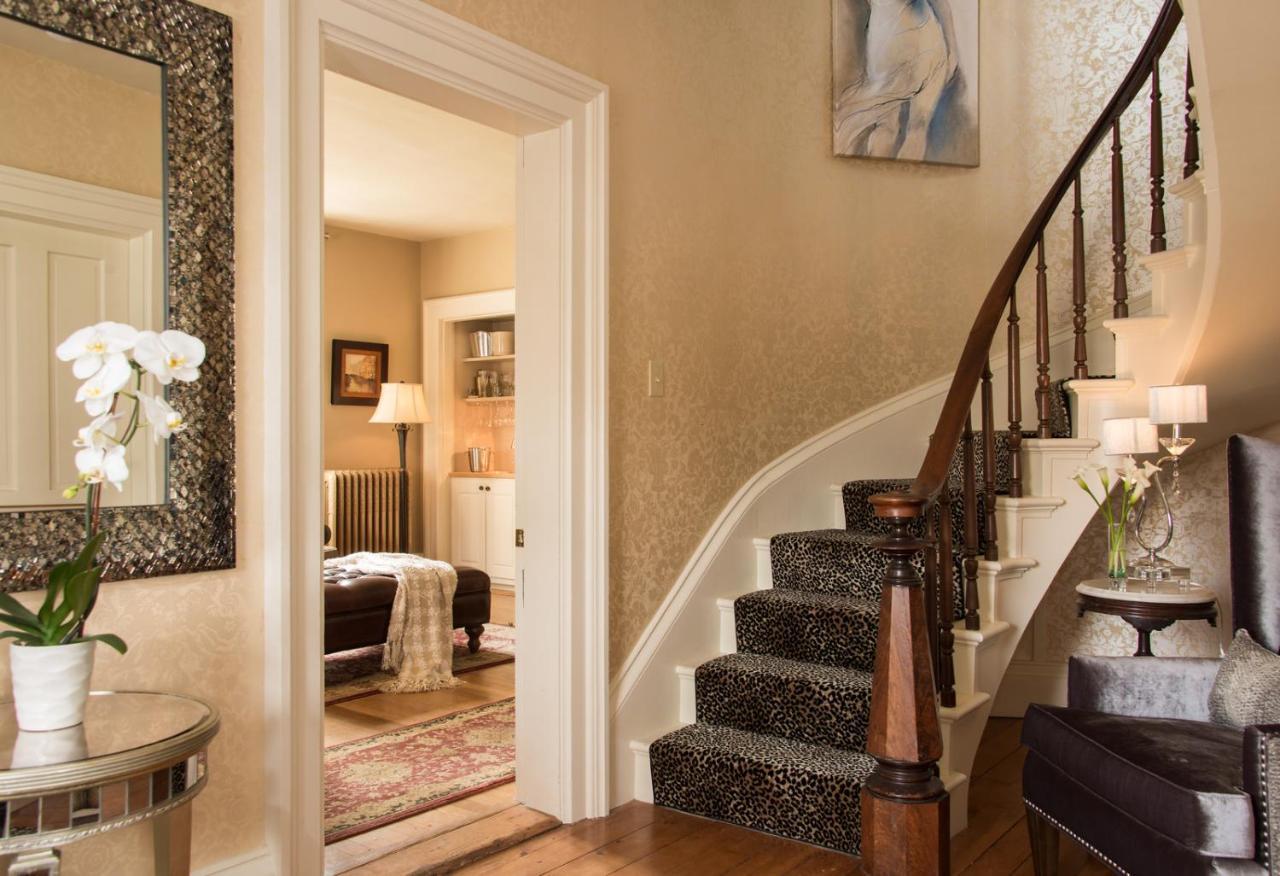 Gothic Eves Inn And Spa Bed And Breakfast Trumansburg Exterior foto